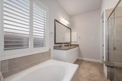 Bath - 617 Artesian Dr, Argyle, TX 76226 photo 3 of 4