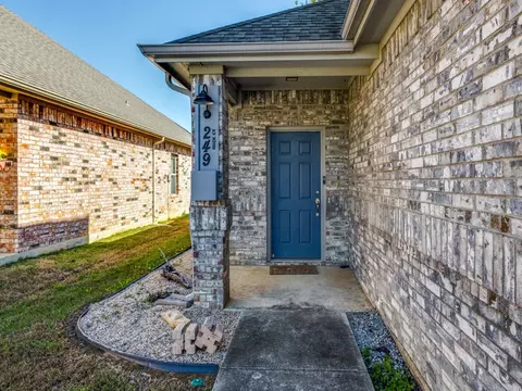 249 Irick Ct #A, Aubrey, TX 76227