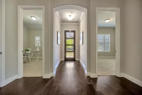 Entry Way - 319 Park Dr, Euless, TX 76040 photo 4 of 6
