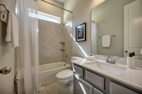 Bath - 319 Park Dr, Euless, TX 76040 photo 4 of 4