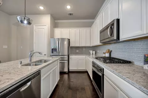 Kitchen - 319 Park Dr, Euless, TX 76040 photo 1 of 3