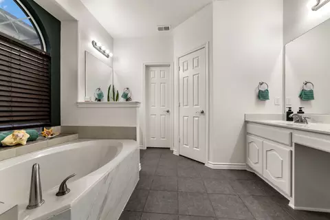 Bath - 12205 Durango Root Dr, Fort Worth, TX 76244 photo 1 of 6
