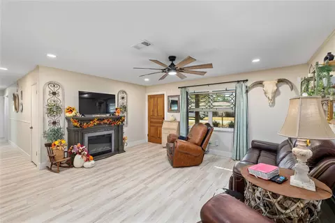 202 Poco St, Bangs, TX 76823 photo 3
