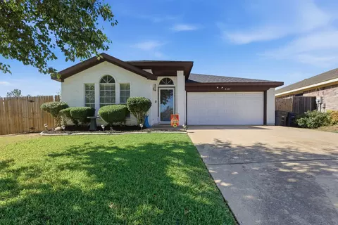 8105 Cannonwood Dr, Fort Worth, TX 76137