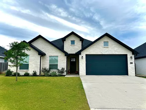 415 Daisy Ln, Robinson, TX 76706