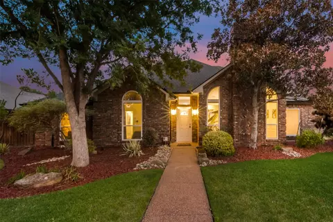 2706 Brookshire Dr, Carrollton, TX 75007
