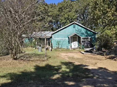 101 Larry Ln, Mabank, TX 75156
