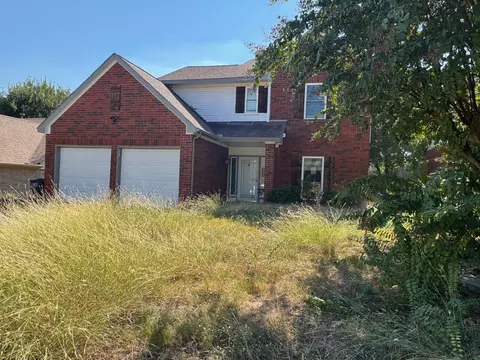 10025 Long Rifle Dr, Fort Worth, TX 76108