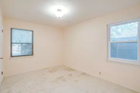 Bedroom - 856 Broadway Ave, Euless, TX 76040 photo 7 of 9