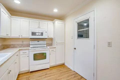 Kitchen - 856 Broadway Ave, Euless, TX 76040 photo 1 of 4