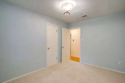 Bedroom - 856 Broadway Ave, Euless, TX 76040 photo 6 of 9
