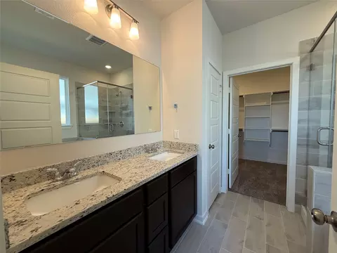 Bath - 11328 Celestial Ct, Lorena, TX 76655 photo 2 of 3
