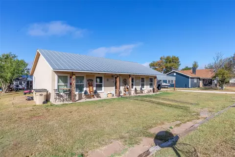 1502 Avenue N N, Anson, TX 79501