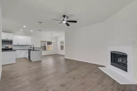 829 Lake Woodland Dr, Little Elm, TX 75068