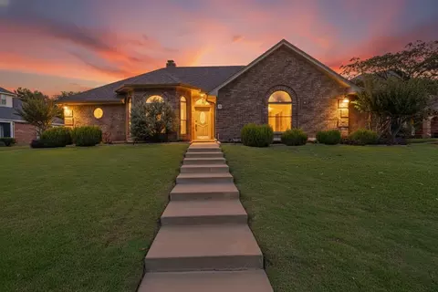 7 Skyline Dr, Trophy Club, TX 76262