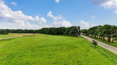 1557 Park St, Azle, TX 76020
