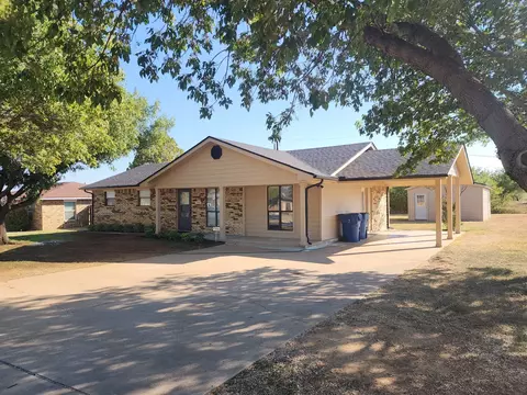 200 Pembrook Dr, Breckenridge, TX 76424