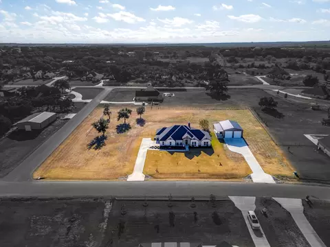 423 Creekside Ct, Weatherford, TX 76087