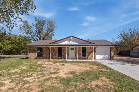 301 Suzanne St, Palmer, TX 75152