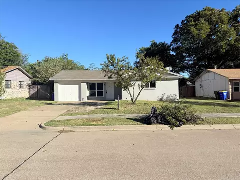 5713 Emerson Dr, Watauga, TX 76148