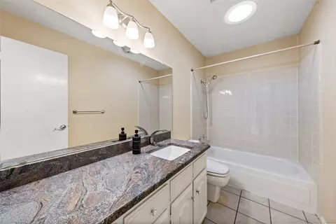 Bath - 3825 N 30th St, Waco, TX 76708 photo 3 of 4
