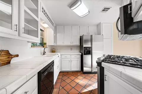 Kitchen - 3825 N 30th St, Waco, TX 76708 photo 2 of 2
