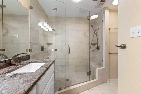 Bath - 3825 N 30th St, Waco, TX 76708 photo 2 of 4
