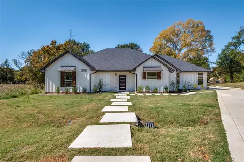 Exterior - 208 Splitrail Dr, Tool, TX 75143 photo 3 of 5