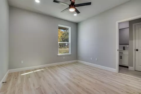 Bedroom - 208 Splitrail Dr, Tool, TX 75143 photo 2 of 4