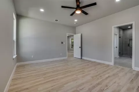 Bedroom - 208 Splitrail Dr, Tool, TX 75143 photo 1 of 4