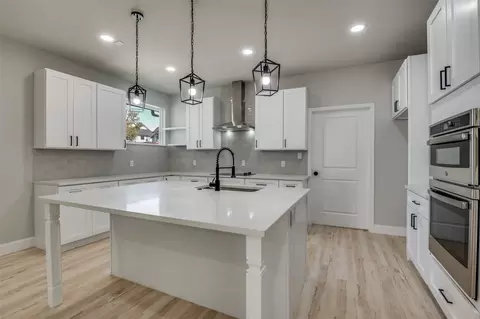 Kitchen - 208 Splitrail Dr, Tool, TX 75143 photo 2 of 4