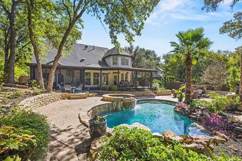 2225 Branchwood Dr, Grapevine, TX 76051
