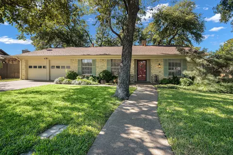 1361 Kathryn Ct, Hurst, TX 76053