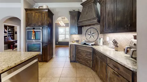 Kitchen - 1431 Cheyenne Trl, Nemo, TX 76070 photo 2 of 3