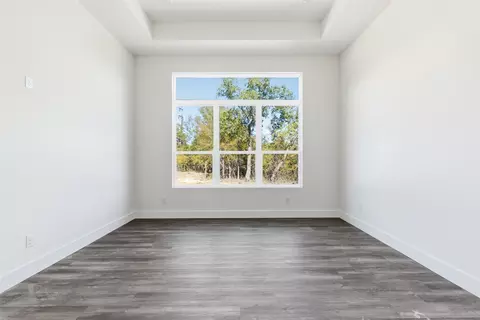 Living - 1552 Lakeridge Blvd, Sunset, TX 76270 photo 4 of 4