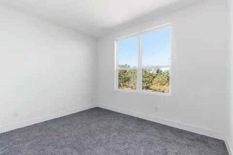 Bedroom - 1552 Lakeridge Blvd, Sunset, TX 76270 photo 2 of 3