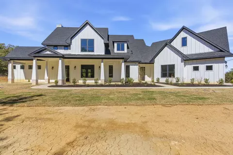 Exterior - 1552 Lakeridge Blvd, Sunset, TX 76270 photo 2 of 9