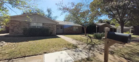 801 Redbud St, Crowley, TX 76036