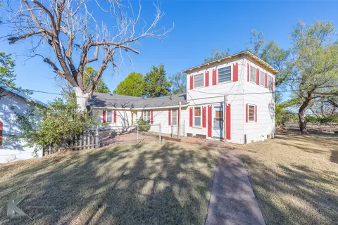 Exterior - 405 S Hinton St, Benjamin, TX 79505 photo 4 of 8