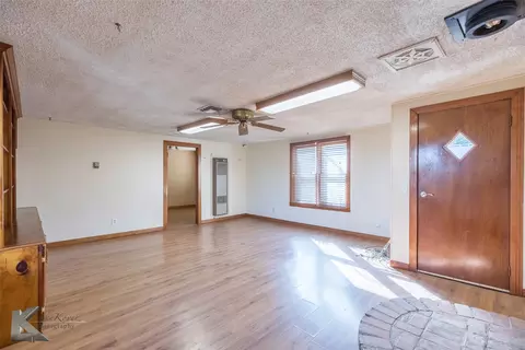 Living - 405 S Hinton St, Benjamin, TX 79505 photo 5 of 7