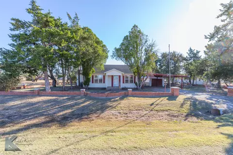 Exterior - 405 S Hinton St, Benjamin, TX 79505 photo 1 of 8