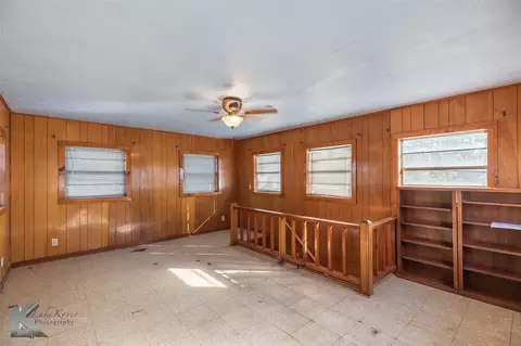 Living - 405 S Hinton St, Benjamin, TX 79505 photo 7 of 7