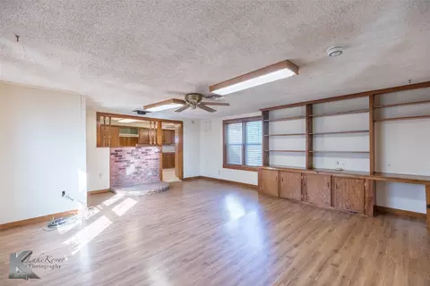 Living - 405 S Hinton St, Benjamin, TX 79505 photo 3 of 7