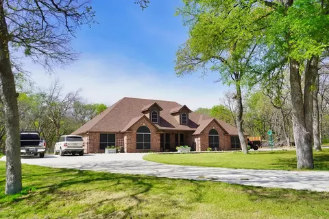 286 W Ridge St, Decatur, TX 76234