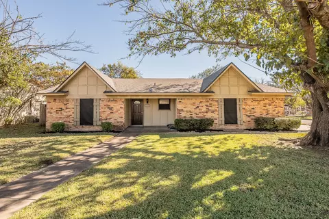 1700 Brookhaven St, Cleburne, TX 76033
