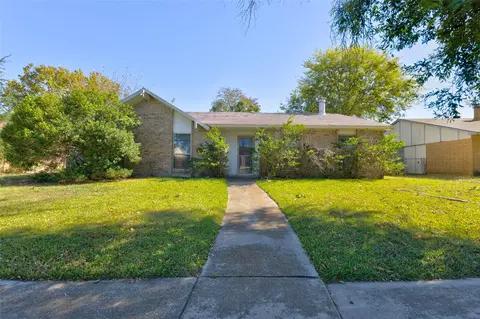 1833 Clark Trl, Grand Prairie, TX 75052