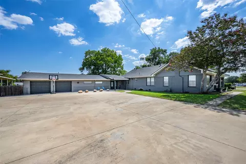 2908 Carson St, Haltom City, TX 76117