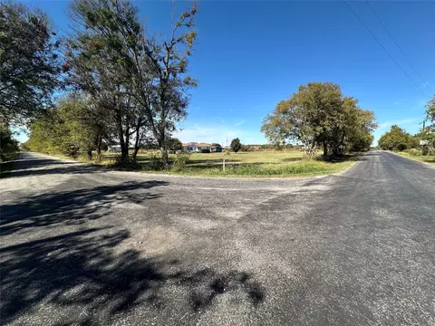 1969 Frog Pond Rd, Sherman, TX 75092