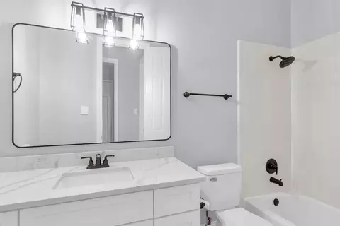 Bath - 4306 Mitchell Ln, Rowlett, TX 75088 photo 5 of 6