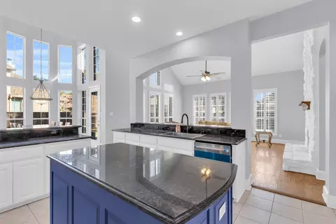 Kitchen - 4306 Mitchell Ln, Rowlett, TX 75088 photo 3 of 4